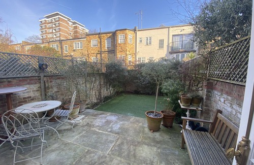 Parsons Green and Walham House | Chelsea townhouse, well-equipped family home