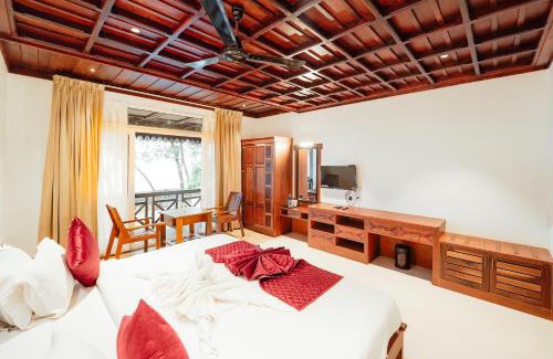 Kuzhuppilly Hotel | Cherai Beach View Heritage