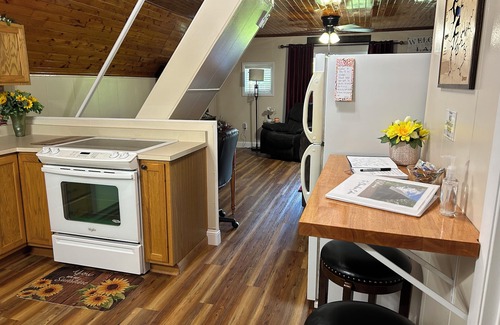 Irvine Cabin | Cherokee Cabin Renovated - Cliff & Lake Views - Cave Run Lake & Red River Gorge