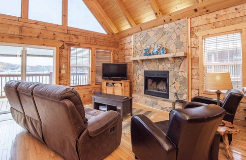 Bean Station Cabin | Cherokee Lake Front Cabin with Private Dock
