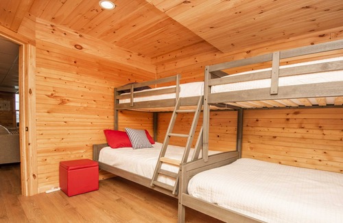 Bean Station Cabin | Cherokee Lake Front Cabin with Private Dock