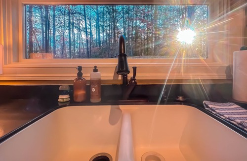 North Chesterfield Cabin | Cherokee Logger's Cabin on The James~15 min to DT!