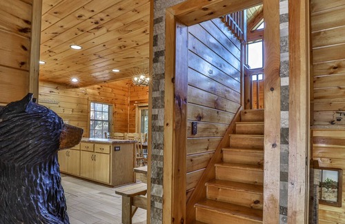 Mineral Bluff Cabin | Cherokee Sunrise Lodge - The name says it all enjoy the sunrise at this Cabin