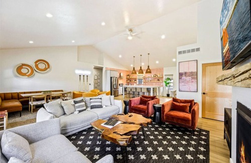 Sister Bay House | Cherry Cabana- In the Heart of Sister Bay