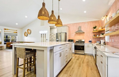 Sister Bay House | Cherry Cabana- In the Heart of Sister Bay