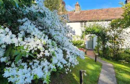 Crowborough House | Cherry Cottage