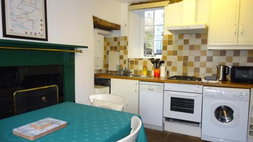 Youlgreave House | Cherry Cottage, Youlgrave Nr Bakewell