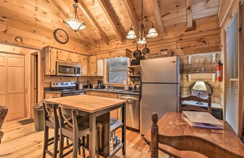 Cherry Log Cabin | Cherry Log Cabin: 10 Min to Ellijay/Blue Ridge!