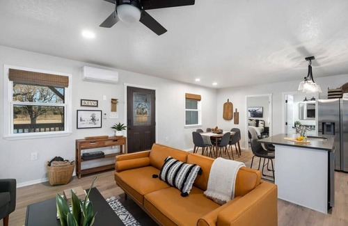 Fredericksburg House | Cherry Mountain, Hot tub, Fire Pit, Views!