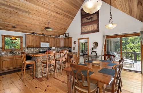 New Plymouth House | Cherry Ridge Retreat Lake House Luxury Cabin with year-round heated plunge pool!