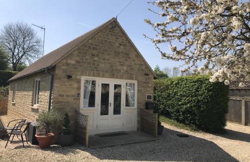 Chipping Norton House | Cherry Tree Cottage in idyllic Cotswold village