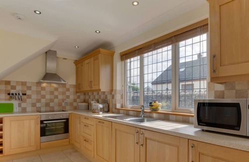 Horton House | Cherry Tree Cottage in the beautiful Swansea