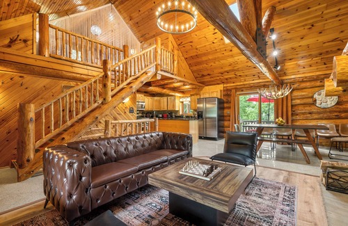 Cherry Valley Cabin | Cherry Valley Cabin: Hot Tub+Sauna+Scenic Riverfront