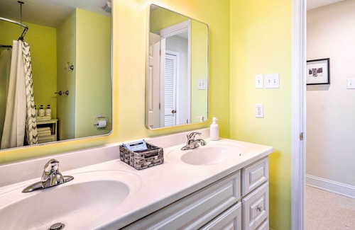 Dutton House | Chesapeake Bay Home: 200 Ft to Boat & Fish!