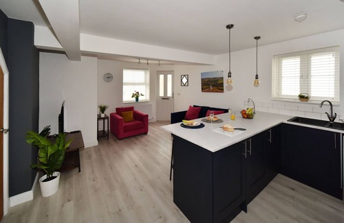 Macclesfield Apartment | Chester Suite - Chester Road Apartments by Premier Serviced Accommodation