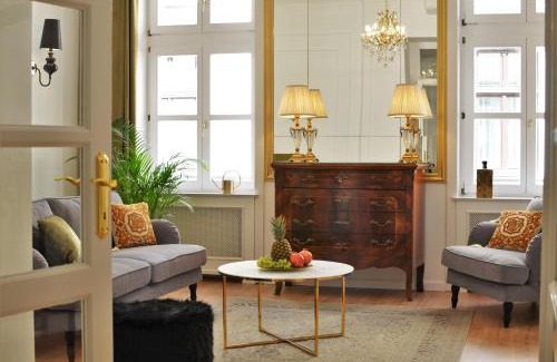 Inner City Budapest Apartment | Chestnut & Eliza Suites - Superior Homes Downtown