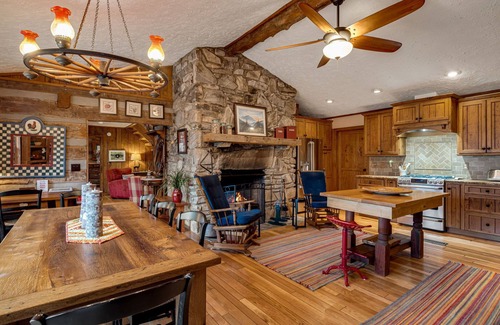 Canton Cabin | Chestnut House: private luxury log cabin with mountain views, trout stream, WiFi