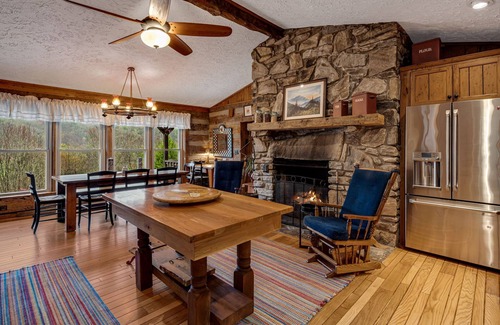 Canton Cabin | Chestnut House: private luxury log cabin with mountain views, trout stream, WiFi