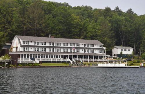 Deposit Hotel | Chestnut Inn at Oquaga Lake