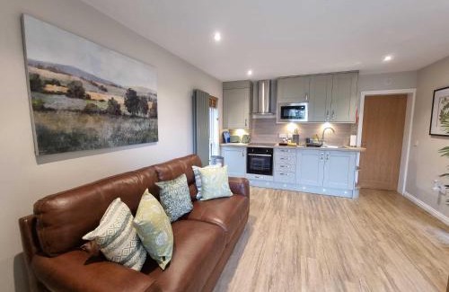 Cupar Apartment | Chestnut Lodge with Hot Tub