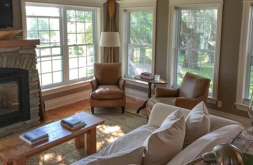 Wellington House | Chetwyn Farms - Loyalist farmstead with alpacas