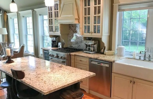 Wellington House | Chetwyn Farms - Loyalist farmstead with alpacas