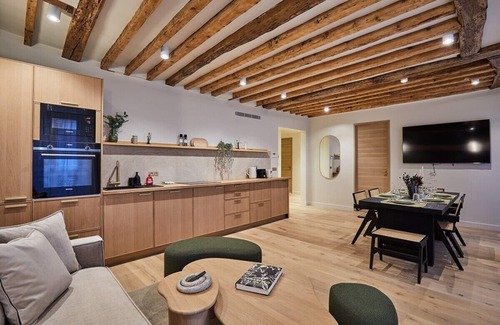 Quartier de la Place-Vendome Apartment | CHEVALIER SAINT GEORGES