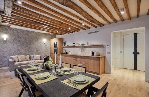 Quartier de la Place-Vendome Apartment | CHEVALIER SAINT GEORGES