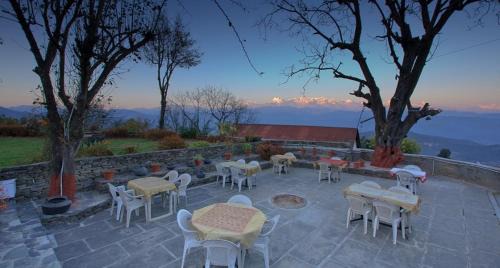 Kausani Hotel | Chevron Eco Lodge Kausani