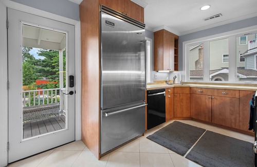 Northwest House | Chevy Chase 1920 charm 4 luxury bedrooms Spanish colonial close to everything,