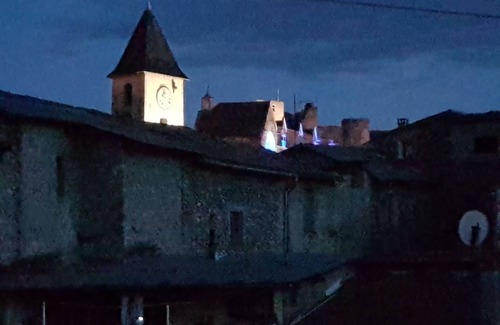 Tallard House | Chez A-Création: atypical house in the heart of the village of Tallard