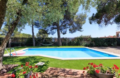 Castellvell House | CHEZ ADELA