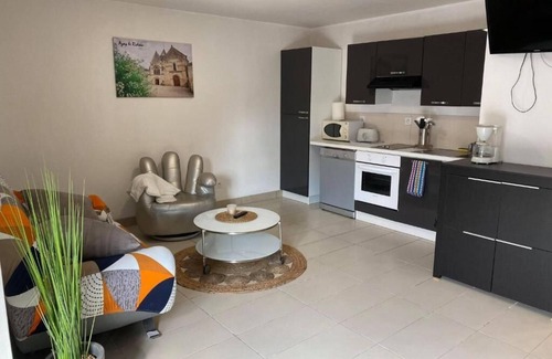 Azay-le-Rideau Apartment | Chez Benjamin -> 1 bedroom/sleeps 4