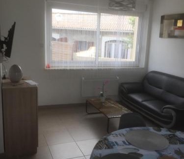 Trebes Apartment | Chez Domi