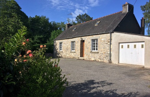 Mur-de-Bretagne House | Chez Maria - Lake Guerlédan