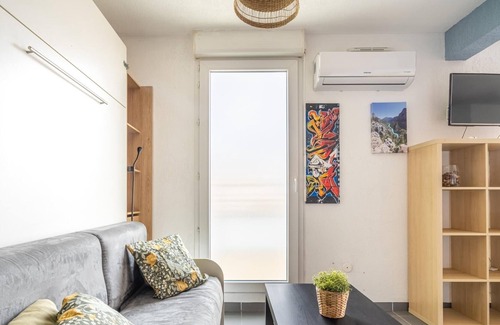 Baille Apartment | 'Chez Marius' Air-conditioned apt with terrace for 4 people in Marseille