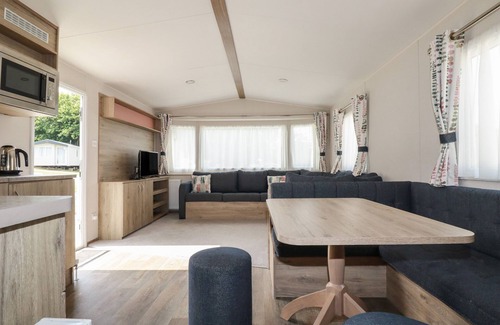 Newquay Cottage | CHEZ NOUS, pet friendly, character holiday cottage in Crantock