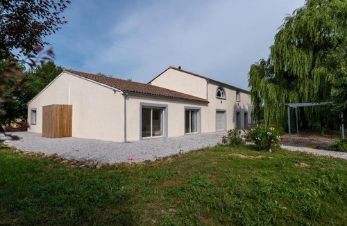 La Pomarede Bed & Breakfast | Chez PhiL