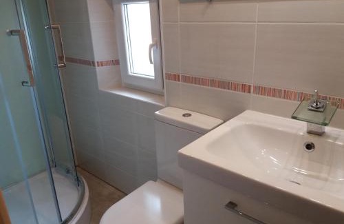 Aubagne Bed & Breakfast | CHEZ VERO - Chambre d'hôte privée - proche Cassis Ste Baume Marseille Le Castelet Agora - parking clos -