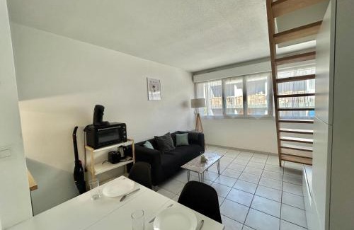 5th Arrondissement Apartment | Chez Vitta - Duplex proche Hôpitaux Universitaires de la Timone Conception