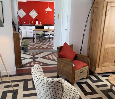 Fontaine-Etoupefour House | Chez Viviane