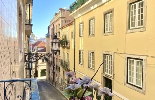 Martires Apartment | Chiado Apartment with Terrace I
