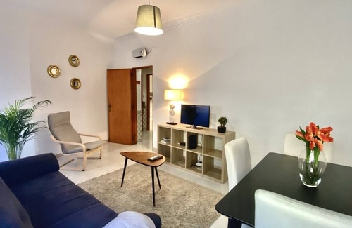 Martires Apartment | Chiado Apartment with Terrace I