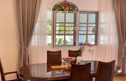 Wat Ket Villa | ChiangMai RedDoor Pool Villa