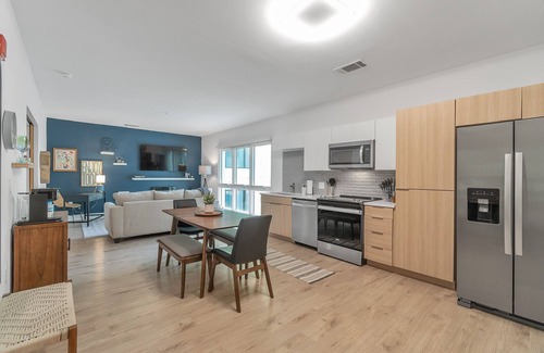 Optimist Park Apartment | Chic 1-bed in Vibrant Optimist Park by RedAwning