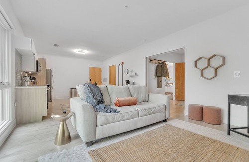 Optimist Park Apartment | Chic 1-bed in Vibrant Optimist Park by RedAwning