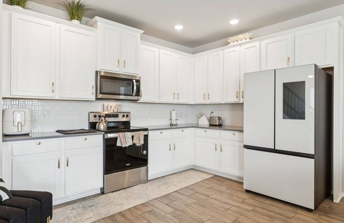 Lincoln Park House | Chic 1-bedroom in charming Providence Village with private bathroom
