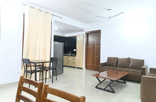 New Delhi Apartment | Chic 1-bedroom with AC, WiFi & shared kitchen & living space in fab New Delhi
