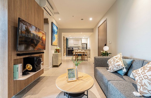 District 4 Apartment | Chic 2-bedroom apartment with Pool & Gym in enchanting Saigon