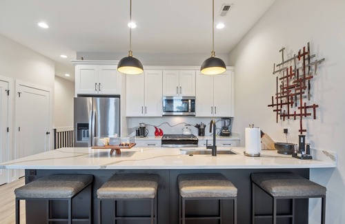 Grand Boulevard Condo | Chic 2-bedroom condo in amazing Chicago minutes from Lake Michigan